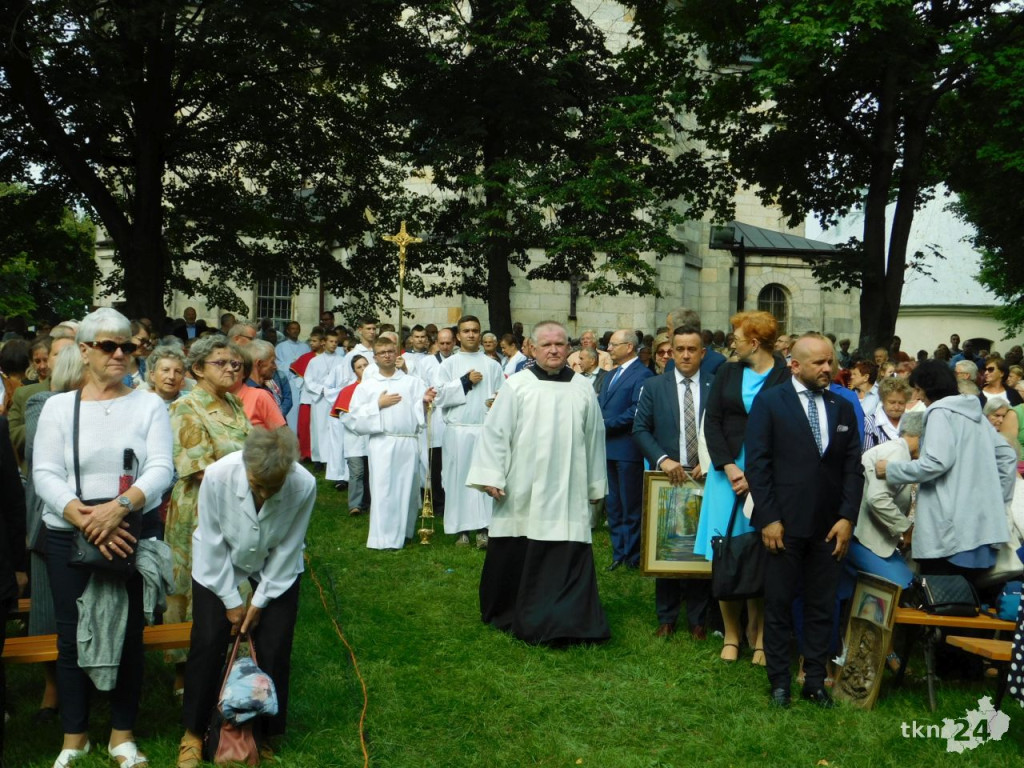 Wielkie święto i tłumy pielgrzymów w Czarnej [wideo, zdjęcia]