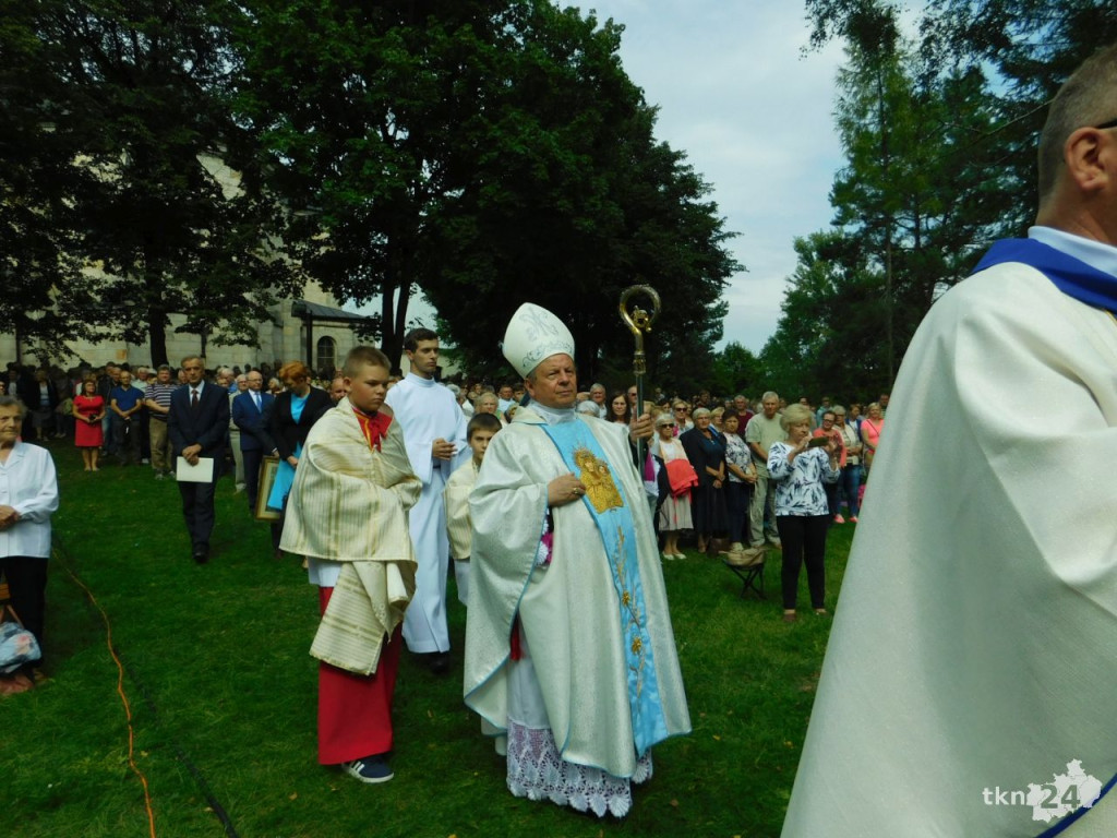 Wielkie święto i tłumy pielgrzymów w Czarnej [wideo, zdjęcia]