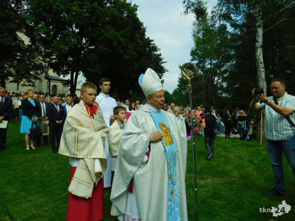 Wielkie święto i tłumy pielgrzymów w Czarnej [wideo, zdjęcia]