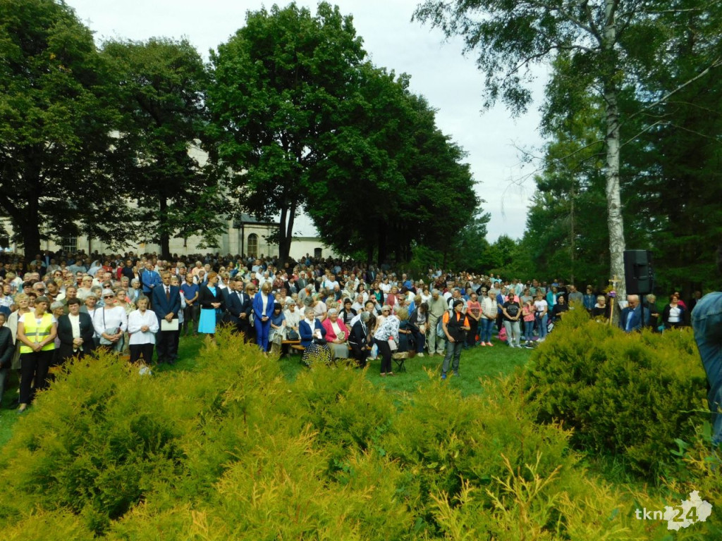 Wielkie święto i tłumy pielgrzymów w Czarnej [wideo, zdjęcia]