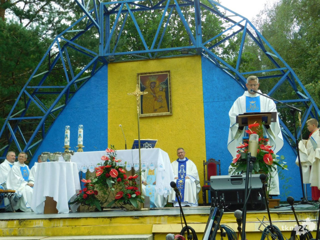 Wielkie święto i tłumy pielgrzymów w Czarnej [wideo, zdjęcia]