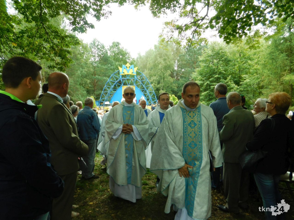 Wielkie święto i tłumy pielgrzymów w Czarnej [wideo, zdjęcia]