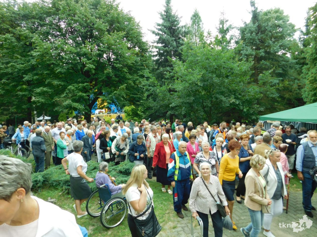 Wielkie święto i tłumy pielgrzymów w Czarnej [wideo, zdjęcia]