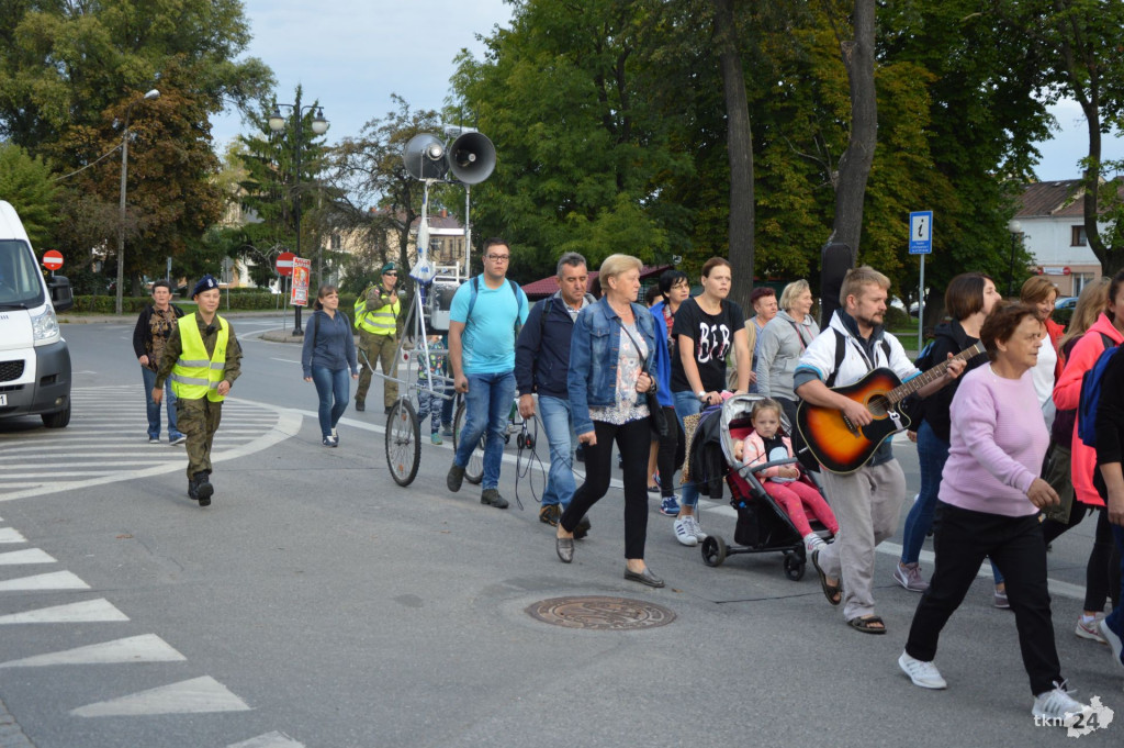 Wielkie święto i tłumy pielgrzymów w Czarnej [wideo, zdjęcia]