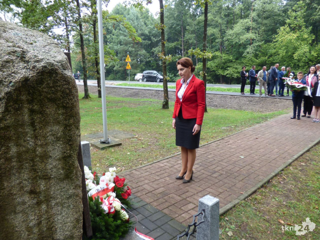 Uroczystość w 80 rocznicę walk nad Czarną w Rudzie Malenieckiej [zdjęcia]