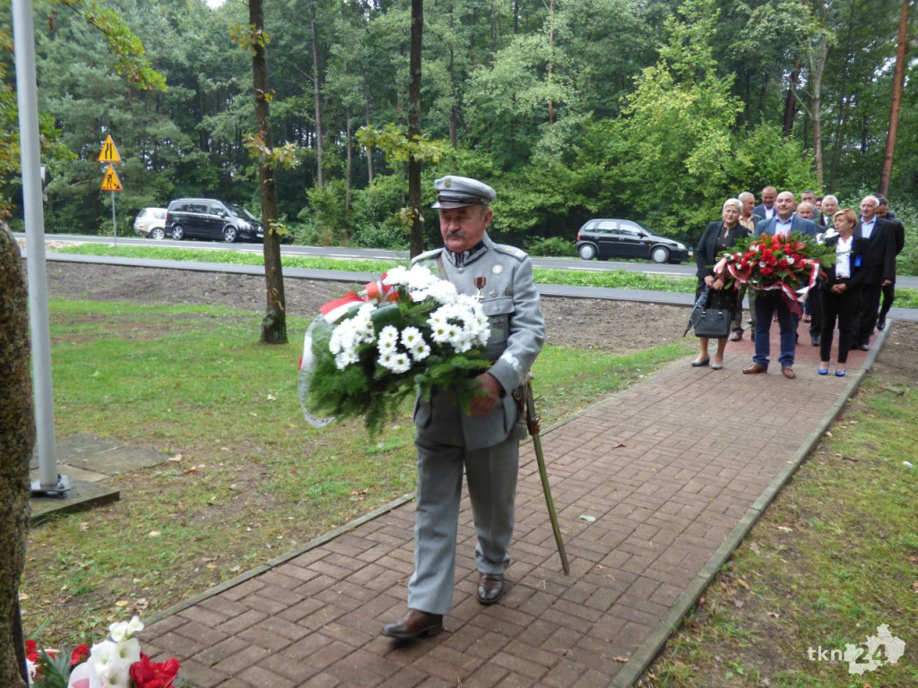 Uroczystość w 80 rocznicę walk nad Czarną w Rudzie Malenieckiej [zdjęcia]