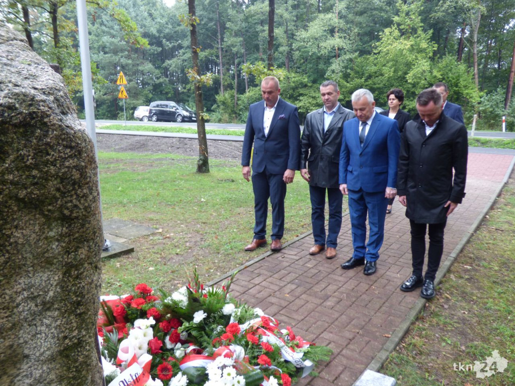 Uroczystość w 80 rocznicę walk nad Czarną w Rudzie Malenieckiej [zdjęcia]