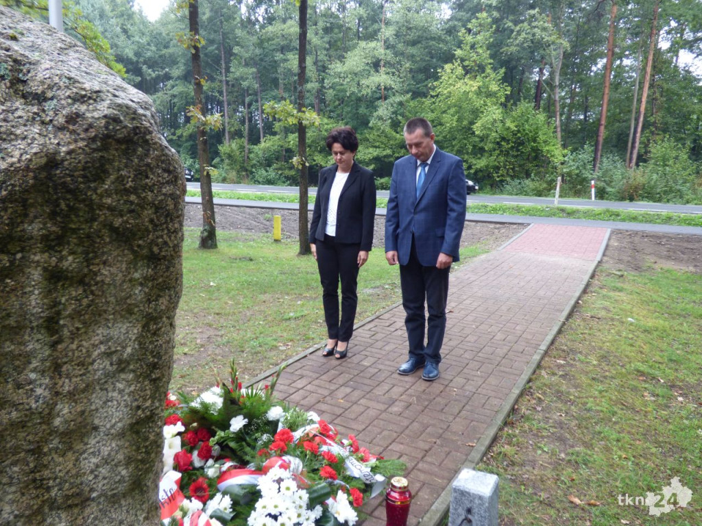 Uroczystość w 80 rocznicę walk nad Czarną w Rudzie Malenieckiej [zdjęcia]