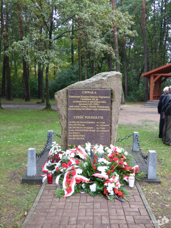 Uroczystość w 80 rocznicę walk nad Czarną w Rudzie Malenieckiej [zdjęcia]