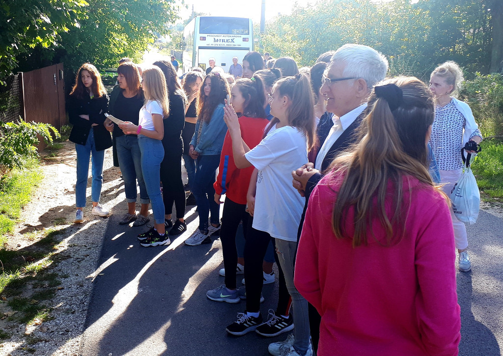 Uczniowie szkół podstawowych upamiętnili wojennych bohaterów [zdjęcia]