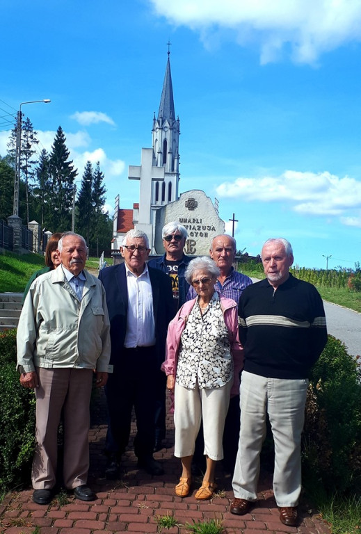 Uczniowie szkół podstawowych upamiętnili wojennych bohaterów [zdjęcia]