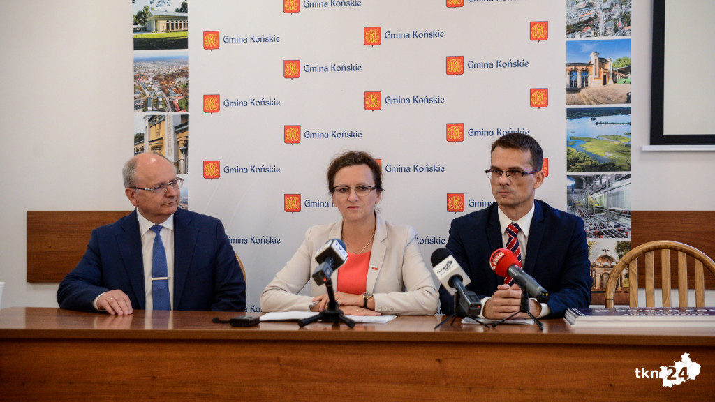 Drogi z dofinansowaniami. Wojewoda rozdała promesy [wideo, zdjęcia]