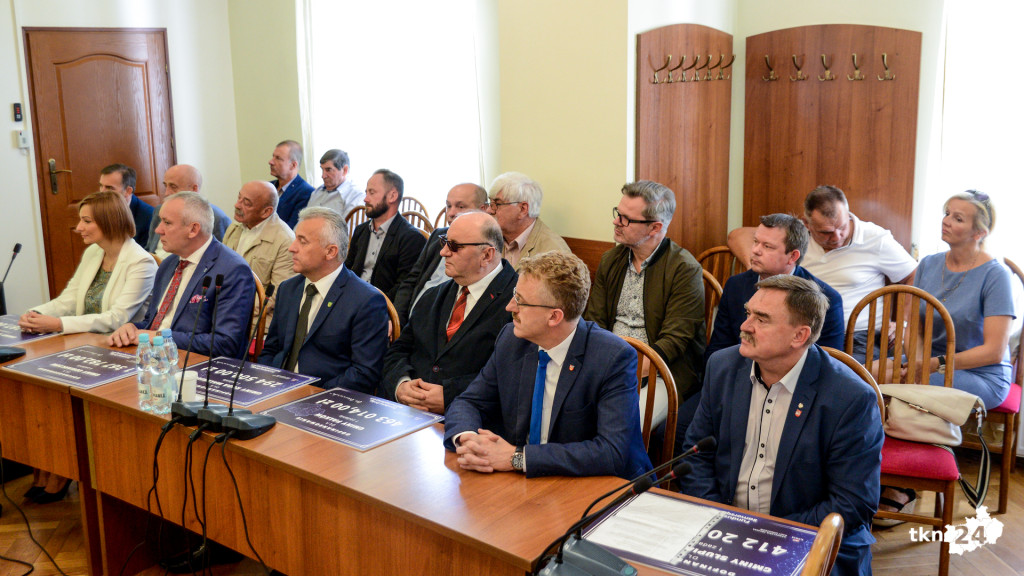 Drogi z dofinansowaniami. Wojewoda rozdała promesy [wideo, zdjęcia]