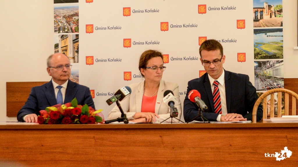 Drogi z dofinansowaniami. Wojewoda rozdała promesy [wideo, zdjęcia]