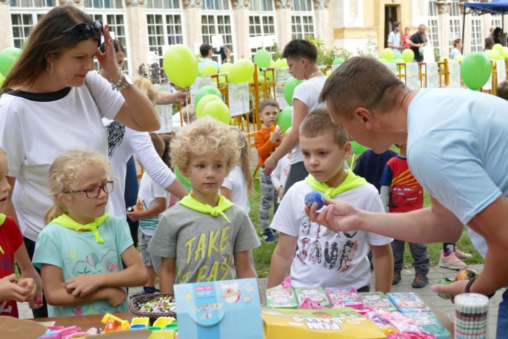 Duży sukces drugiej edycji gminnej akcji `Drzewko za surowce` [wideo, zdjęcia]