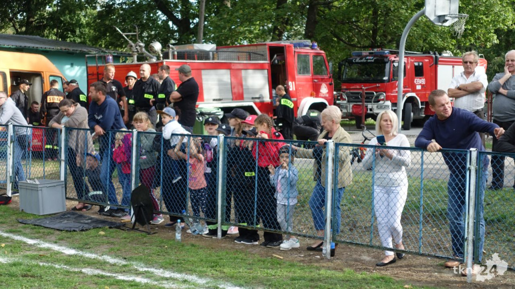 Gospodarze najlepsi na zawodach pożarniczych w Fałkowie! [wideo, zdjęcia]