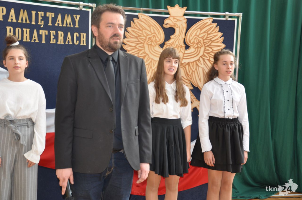 Uczniowie z Kazanowa pamiętają o bohaterach [zdjęcia]