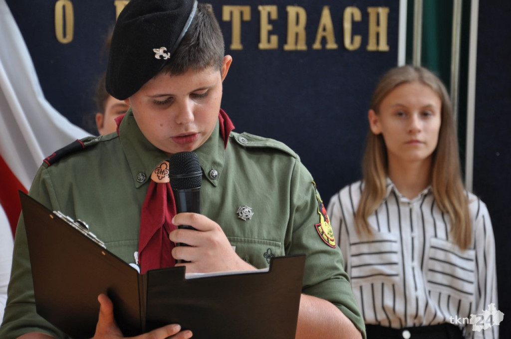 Uczniowie z Kazanowa pamiętają o bohaterach [zdjęcia]