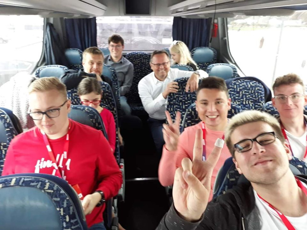 Lewicobus przejechał przez Świętokrzyskie. W środku Zandberg i Szejna [wideo, zdjęcia]