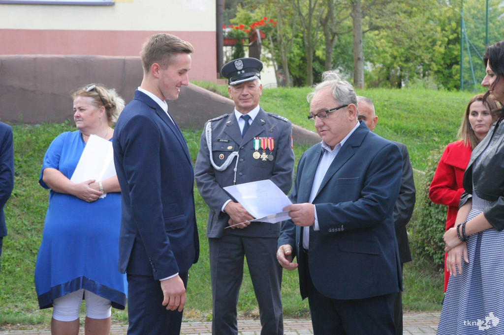 W Stąporkowie rozdano stypendia `Na dobry start` [wideo, zdjęcia]