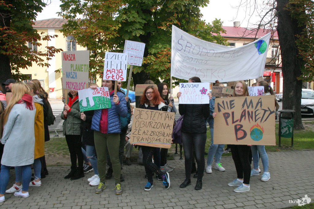 Konecka młodzież protestowała w sprawie klimatu [wideo, zdjęcia]