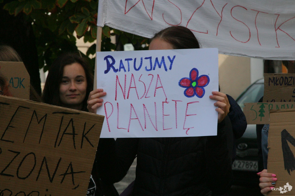 Konecka młodzież protestowała w sprawie klimatu [wideo, zdjęcia]
