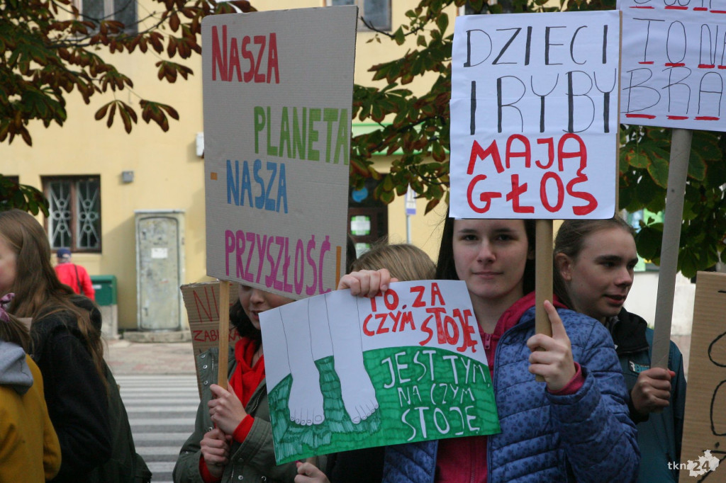 Konecka młodzież protestowała w sprawie klimatu [wideo, zdjęcia]