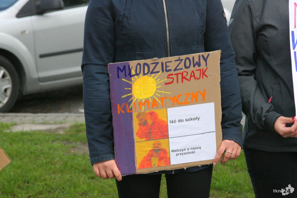 Konecka młodzież protestowała w sprawie klimatu [wideo, zdjęcia]