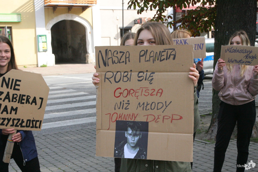 Konecka młodzież protestowała w sprawie klimatu [wideo, zdjęcia]