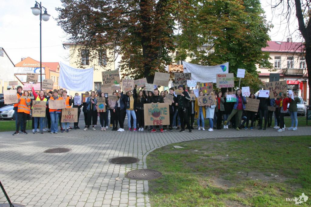 Konecka młodzież protestowała w sprawie klimatu [wideo, zdjęcia]