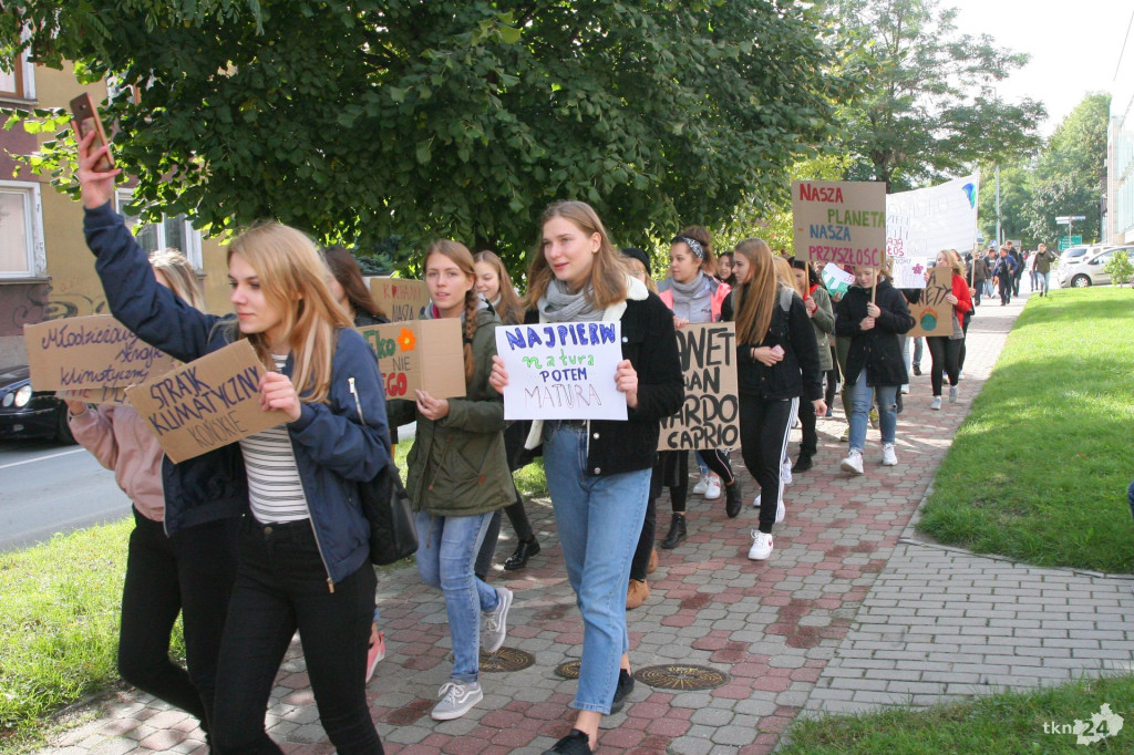 Konecka młodzież protestowała w sprawie klimatu [wideo, zdjęcia]