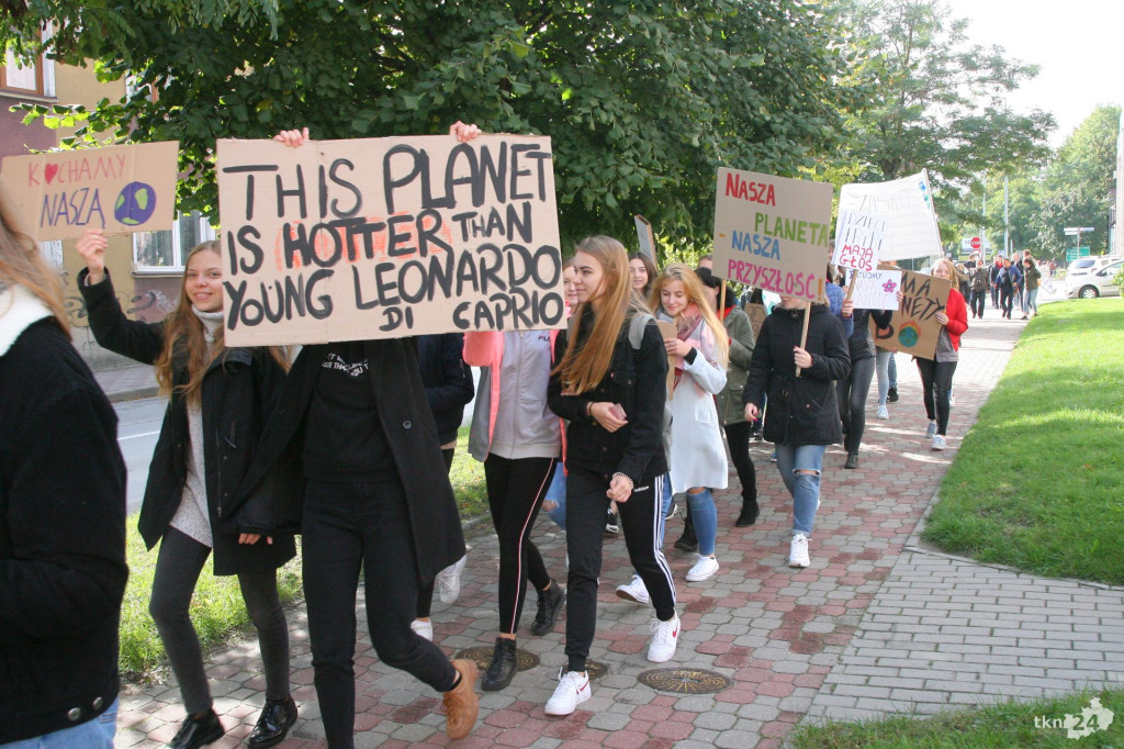 Konecka młodzież protestowała w sprawie klimatu [wideo, zdjęcia]