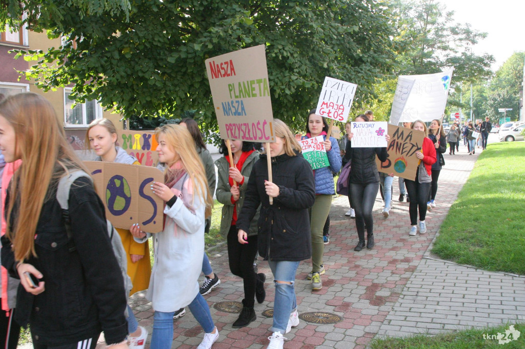 Konecka młodzież protestowała w sprawie klimatu [wideo, zdjęcia]