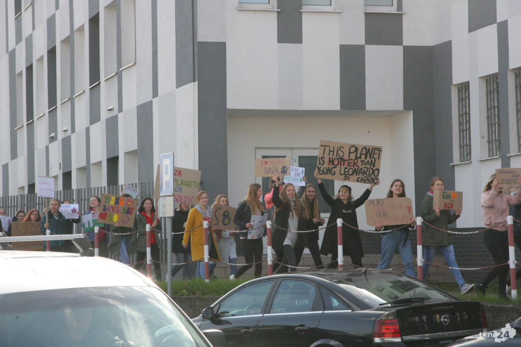 Konecka młodzież protestowała w sprawie klimatu [wideo, zdjęcia]