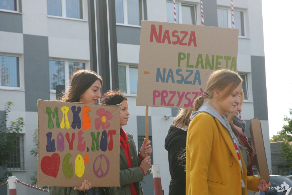 Konecka młodzież protestowała w sprawie klimatu [wideo, zdjęcia]