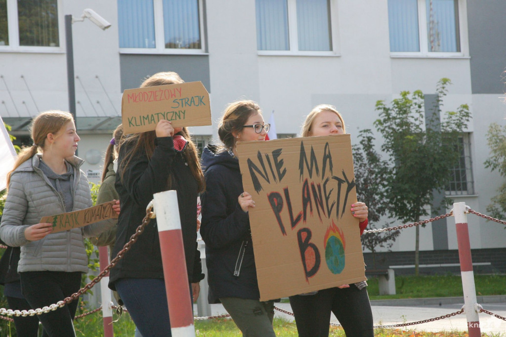 Konecka młodzież protestowała w sprawie klimatu [wideo, zdjęcia]