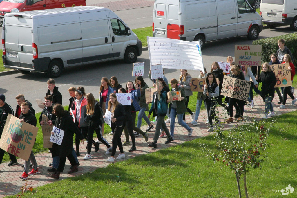 Konecka młodzież protestowała w sprawie klimatu [wideo, zdjęcia]