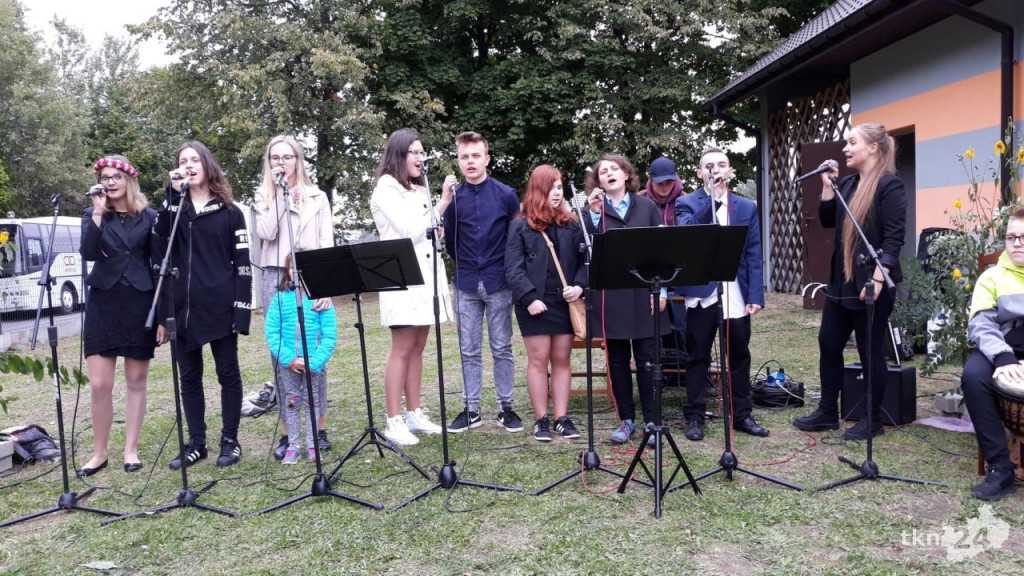 Kilkuset wiernych wędrowało do relikwii św. Stanisława Kostki! [zdjęcia]