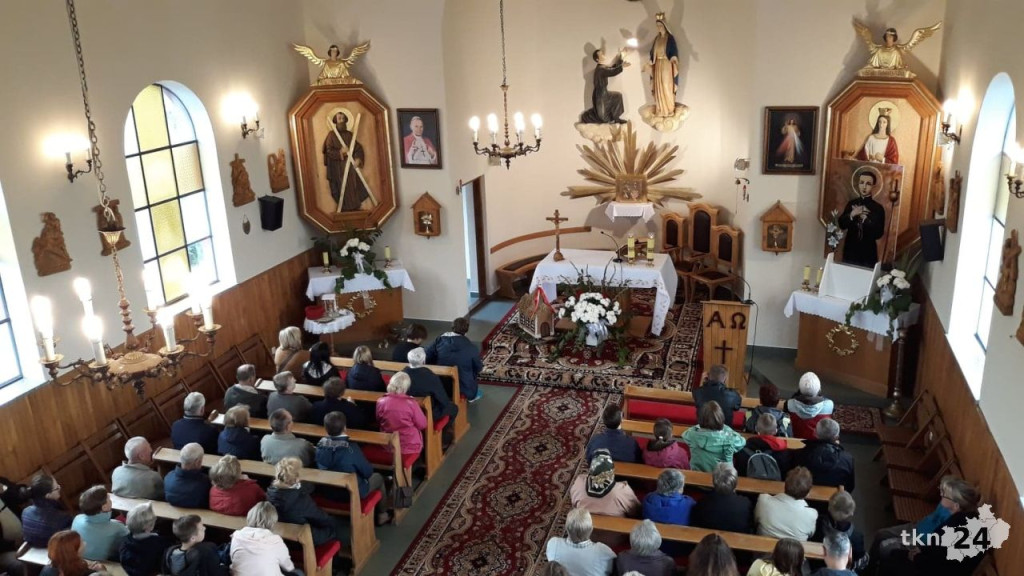 Kilkuset wiernych wędrowało do relikwii św. Stanisława Kostki! [zdjęcia]