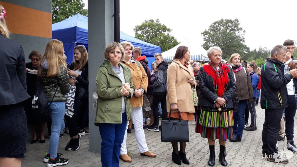 Kilkuset wiernych wędrowało do relikwii św. Stanisława Kostki! [zdjęcia]