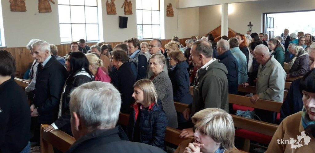 Kilkuset wiernych wędrowało do relikwii św. Stanisława Kostki! [zdjęcia]