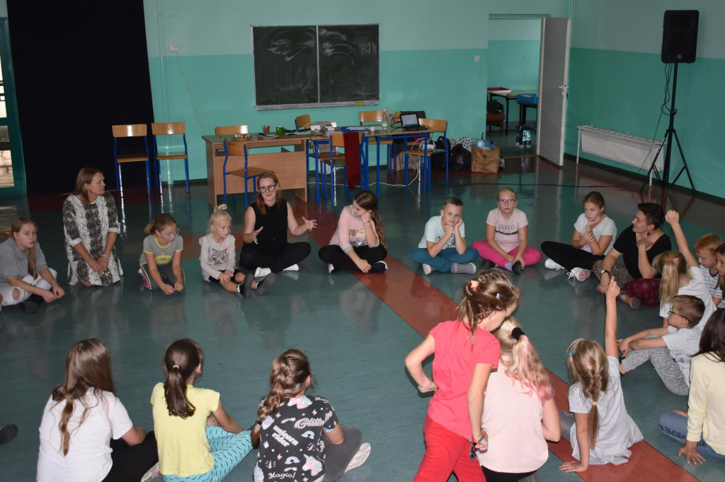 Teatr bliżej Gowarczowa z Centrum Kultury i Aktywności Lokalnej [zdjęcia]