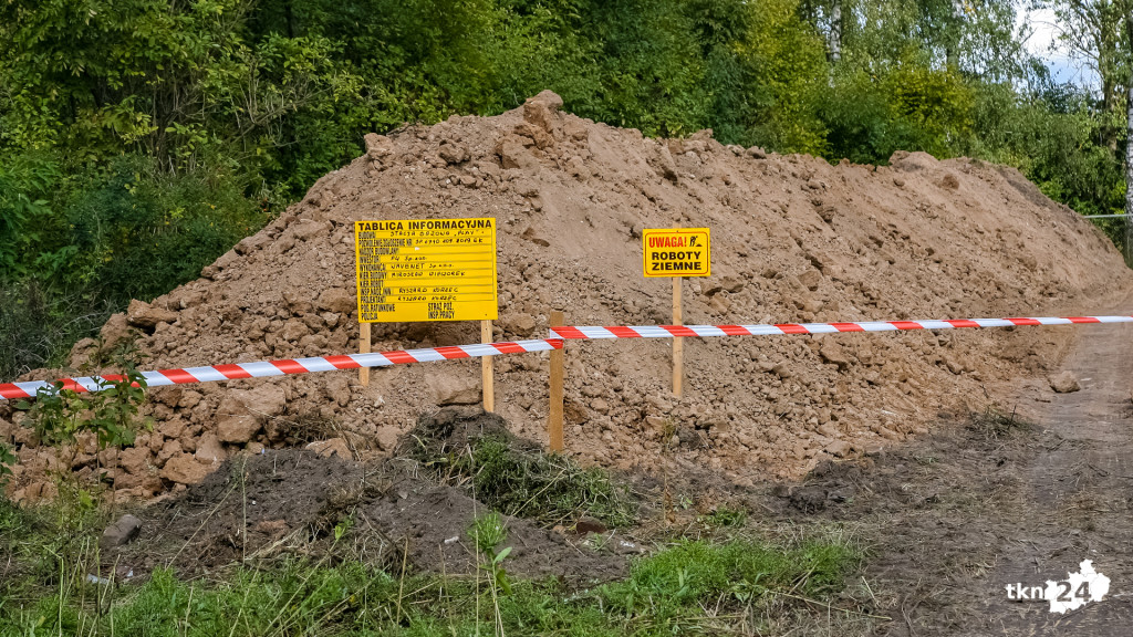 Maszt telefonii stanie pośrodku wsi? Protestują mieszkańcy! [wideo]