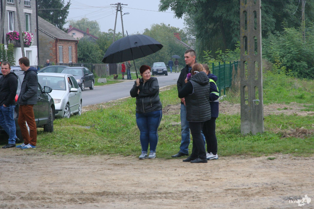 Zagłada wsi Mnin? Wielki protest przeciw fermom drobiu! [wideo, zdjęcia]