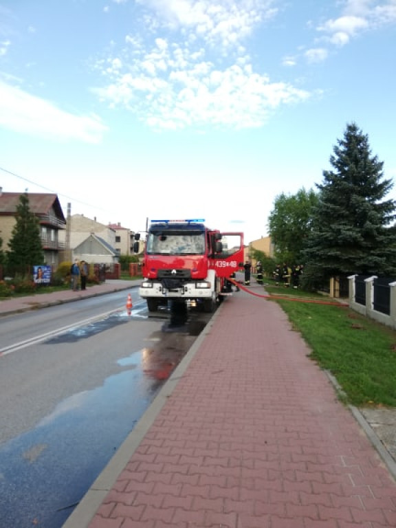 Płonęło poddasze domu w Radoszycach [zdjęcia]