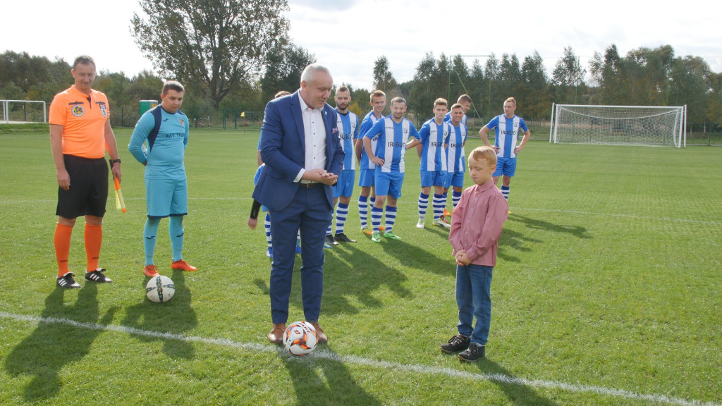 Gowarczów: Boisko już oddane do użytku! [wideo, zdjęcia]