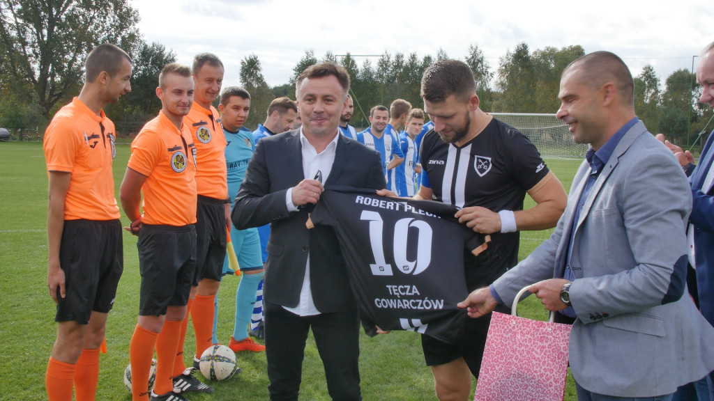 Gowarczów: Boisko już oddane do użytku! [wideo, zdjęcia]