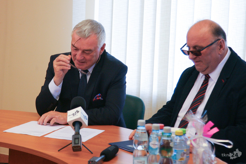 Gmina Fałków zabłyśnie! Są pieniądze na nowe oświetlenie [wideo, zdjęcia]
