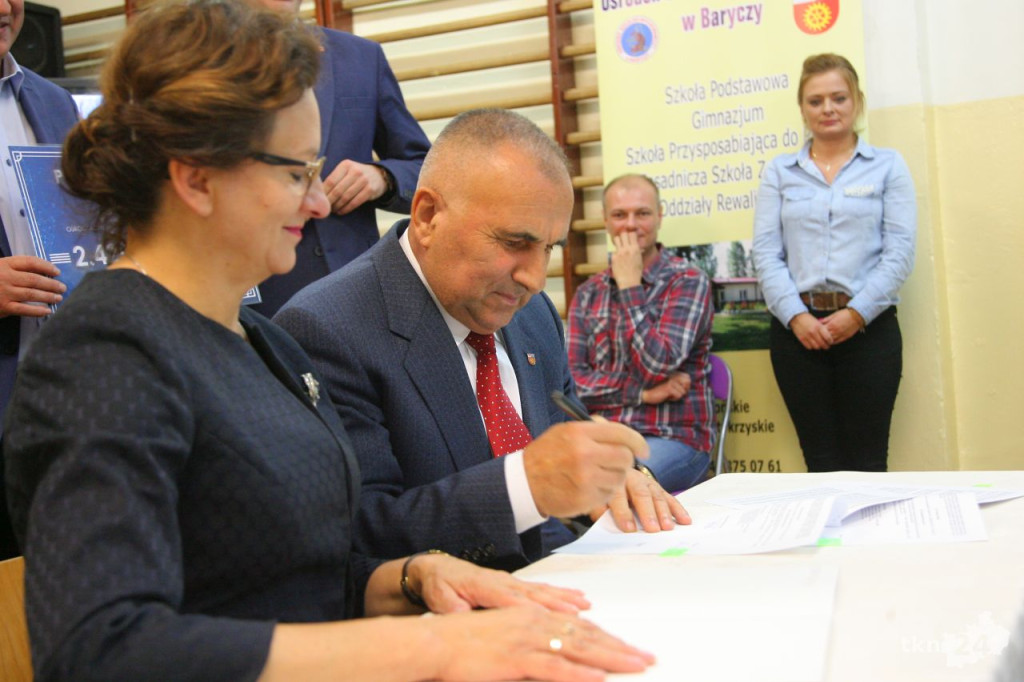 Barycz z pieniędzmi na internat! [wideo, zdjęcia]