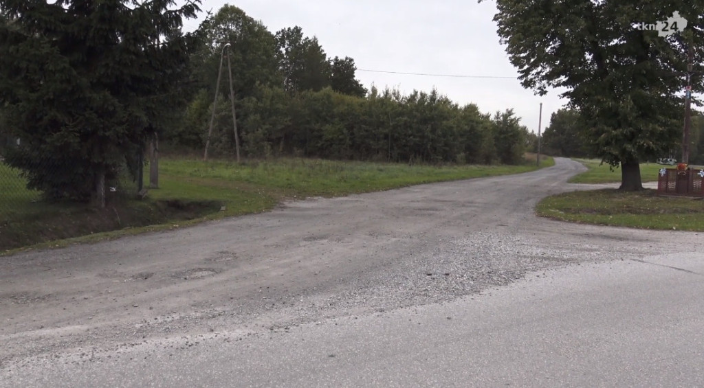 Końskie: Ruszają przebudowy pierwszych dróg z wielkim dofinansowaniem [wideo]